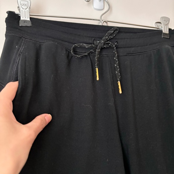 AEO lightweight jogger pants in black color - Picture 4 of 10